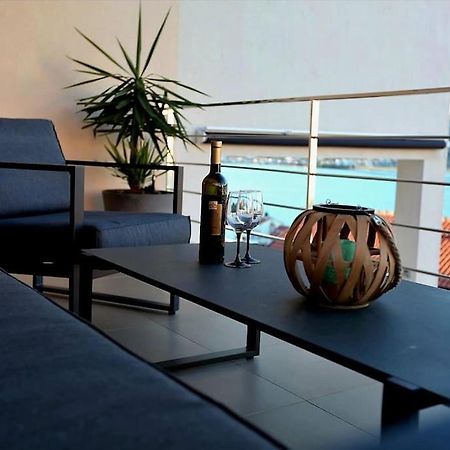 Luxury Villa Lana Apt, Seaview Terrace, Large Outdoor Space, Bbq โตรกีร์ ภายนอก รูปภาพ