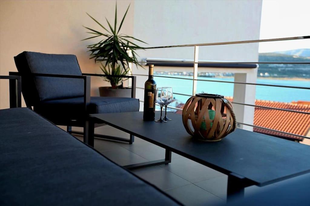 Luxury Villa Lana Apt, Seaview Terrace, Large Outdoor Space, Bbq โตรกีร์ ภายนอก รูปภาพ