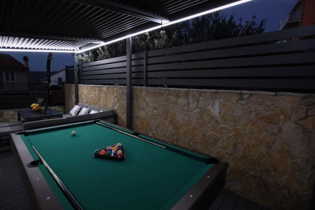 Luxury Villa Lana Apt, Seaview Terrace, Large Outdoor Space, Bbq โตรกีร์ ภายนอก รูปภาพ
