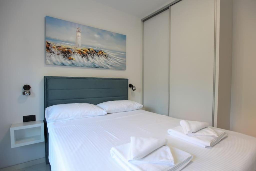 Luxury Villa Lana Apt, Seaview Terrace, Large Outdoor Space, Bbq โตรกีร์ ภายนอก รูปภาพ