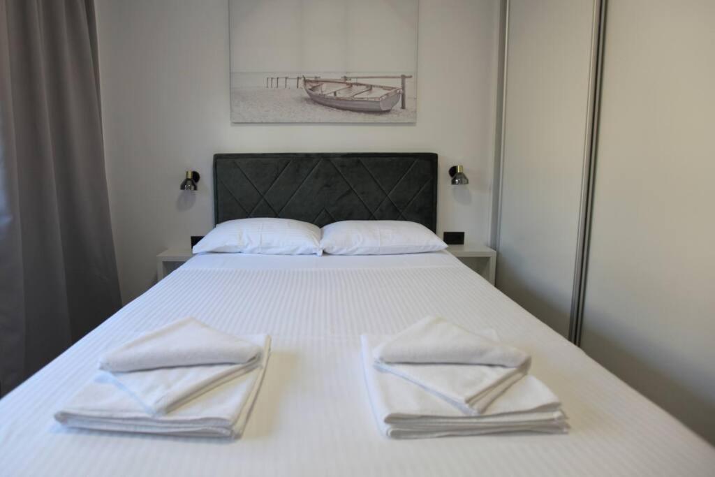 Luxury Villa Lana Apt, Seaview Terrace, Large Outdoor Space, Bbq โตรกีร์ ภายนอก รูปภาพ