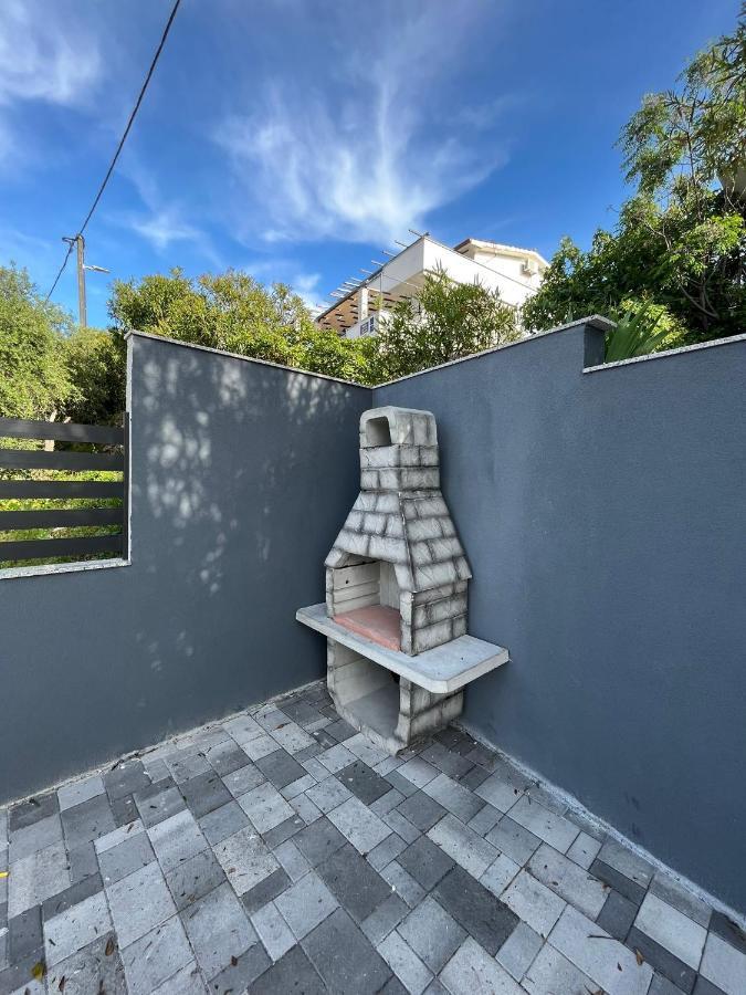 Luxury Villa Lana Apt, Seaview Terrace, Large Outdoor Space, Bbq โตรกีร์ ภายนอก รูปภาพ